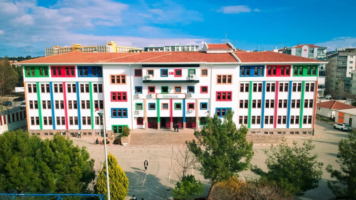 Buca Devlet Malzeme Ofisi Çok Programlı Anadolu Lisesi Fotoğrafı